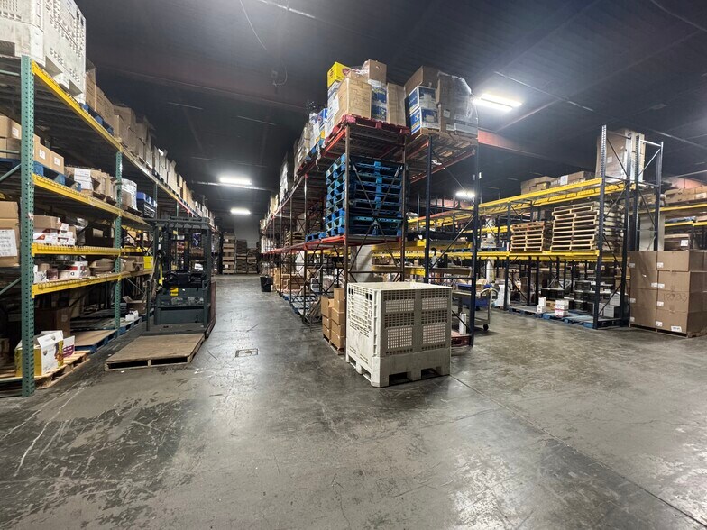 More Photos Of 350 Allwood Rd, Clifton Warehouse For Lease