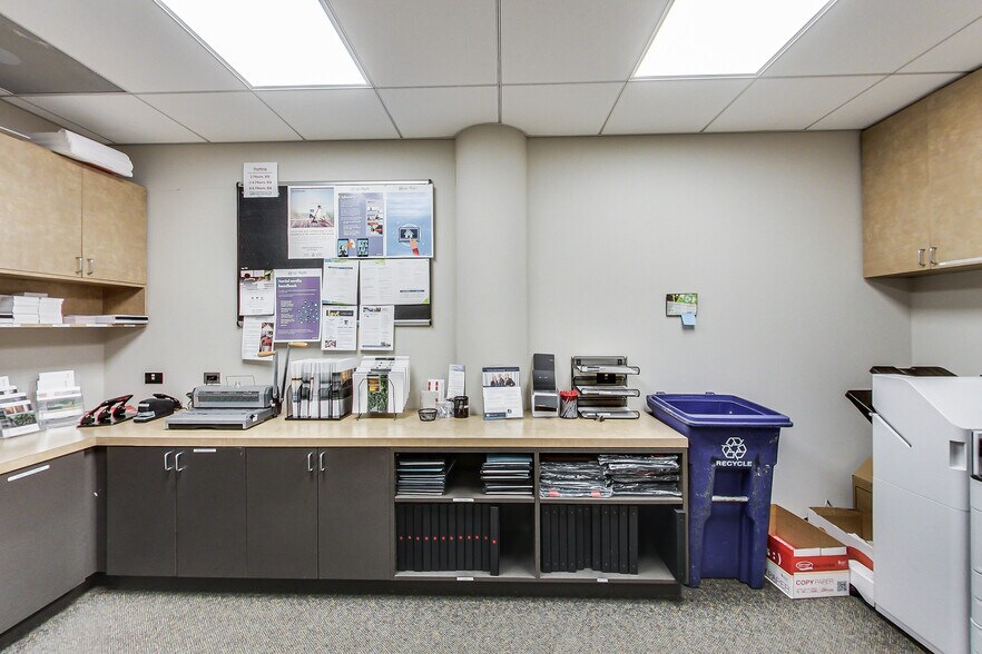 More Photos Of 212 E Ohio St, Chicago Office For Lease