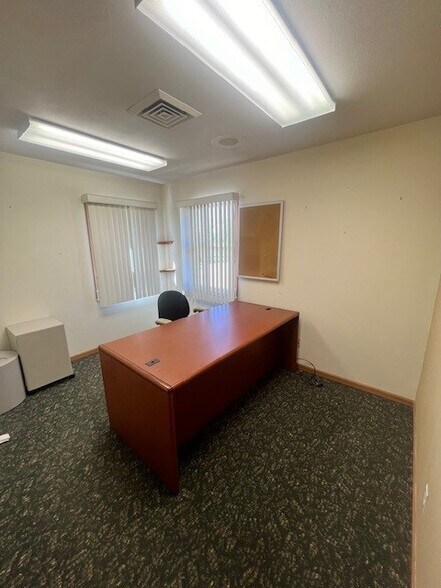 More Photos Of 601 E Clark St, Brandon Medical For Sale