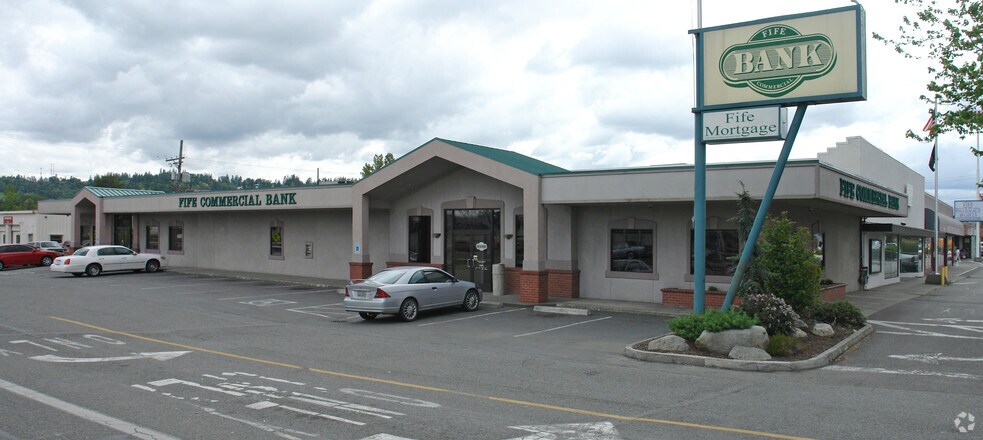 More Photos Of 5209 Pacific Hwy E, Fife Bank For Sale