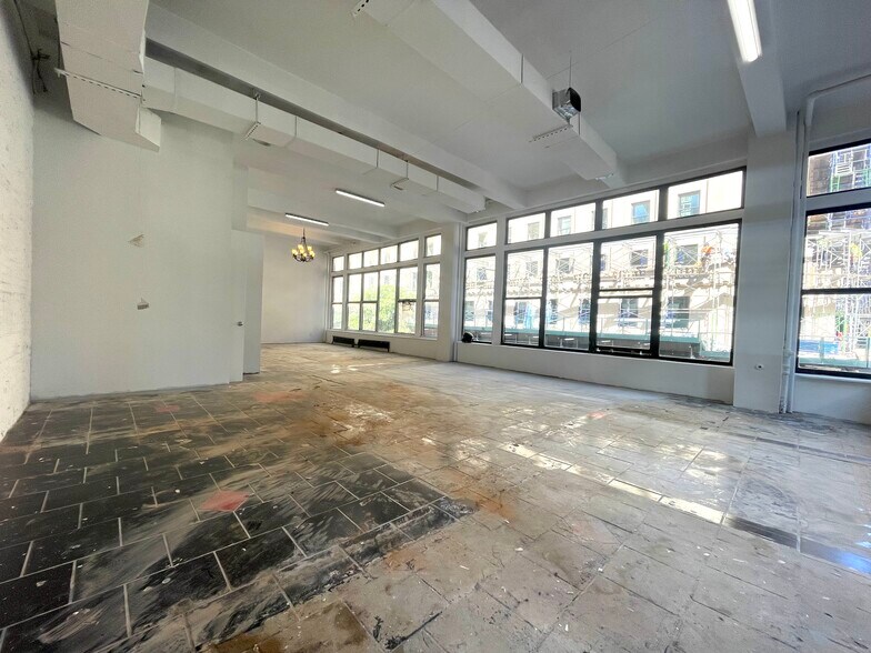 More Photos Of 300 W 56th St, New York Restaurant For Lease