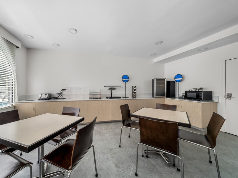 More Photos Of 8101 Aircenter Ct, Orlando Hotel For Sale