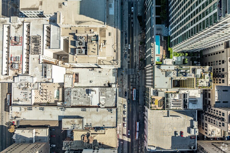 More Photos Of 425 S Broadway, Los Angeles General Retail For Sale