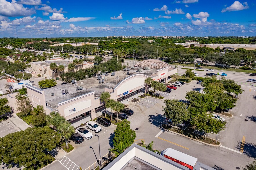 More Photos Of 8053 W Oakland Park Blvd, Sunrise Storefront For Sale