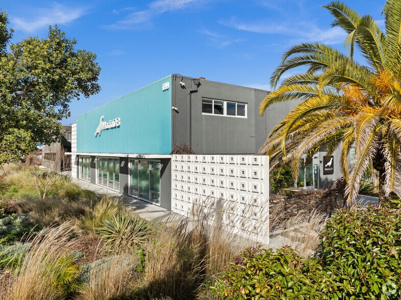 More Photos Of 699 Veterans Blvd, Redwood City Office For Lease