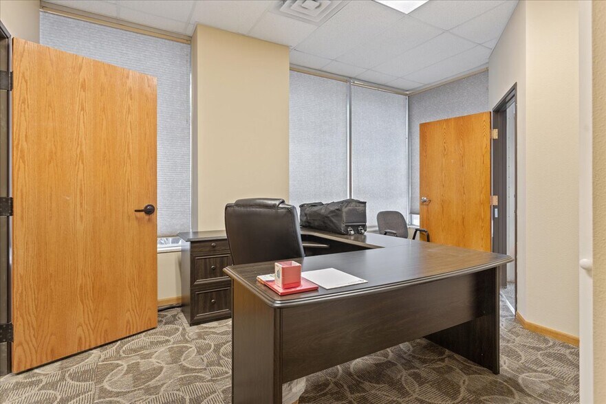 More Photos Of 1803-1807 Capitol Ave, Cheyenne Office For Sale