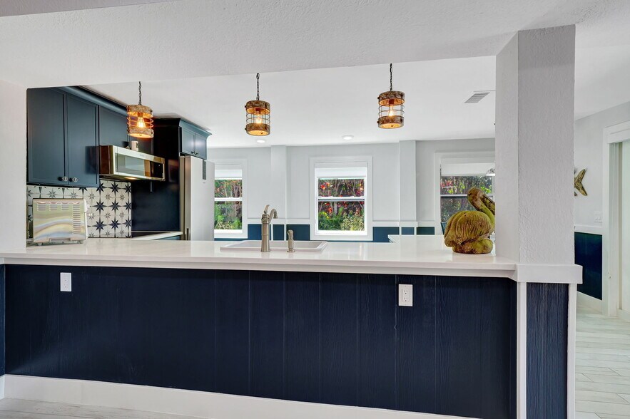 More Photos Of 193 Cocohatchee St, Naples Specialty For Sale