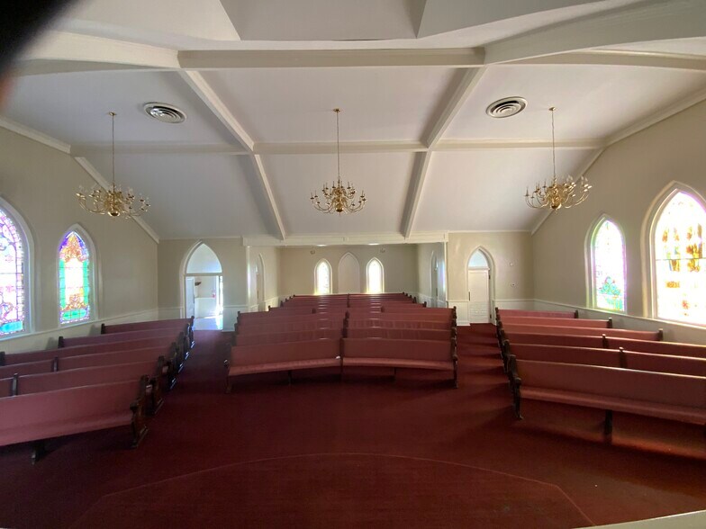 More Photos Of 401 W Cumberland St, Dunn Funeral Home For Sale