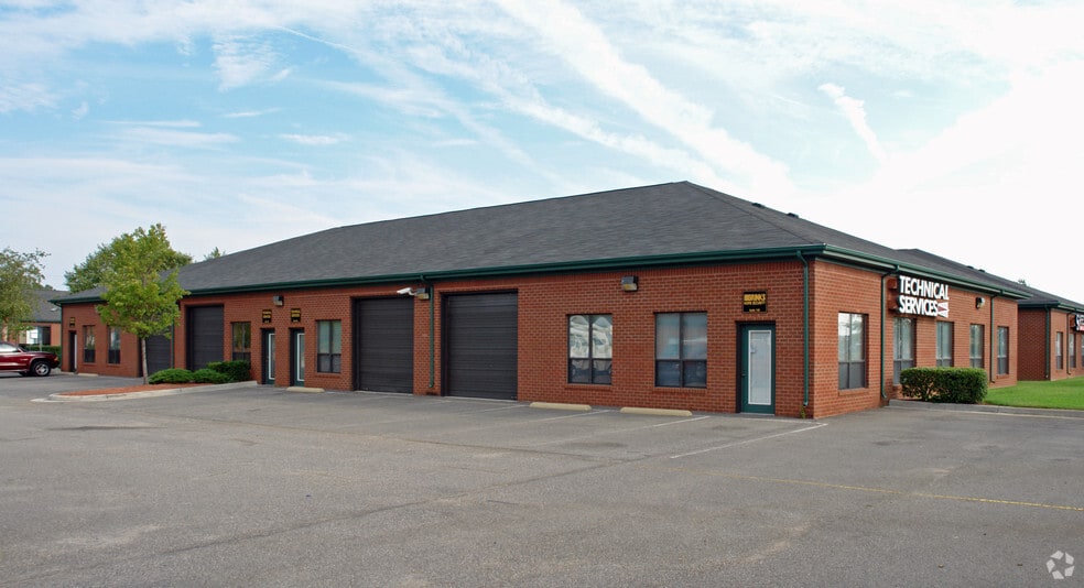 More Photos Of 1509 Technology Dr, Chesapeake Flex For Lease