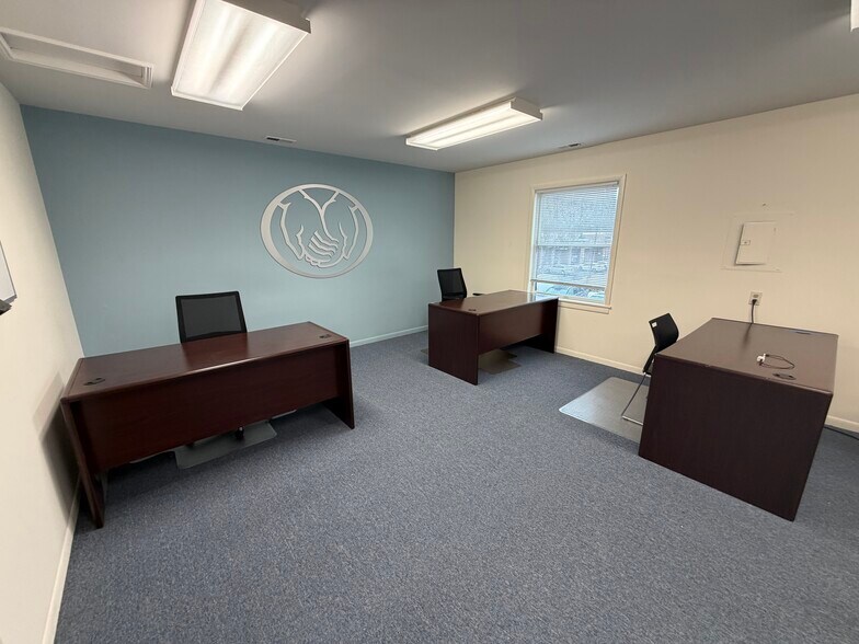 More Photos Of 678 Westwood Ave, River Vale Auto Repair For Lease