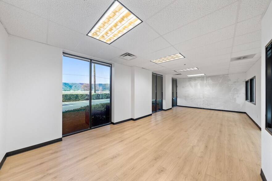 More Photos Of 25843 Jefferson Ave, Murrieta Light Distribution For Sale