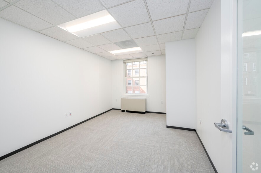 More Photos Of 510-526 King St, Alexandria Office For Lease