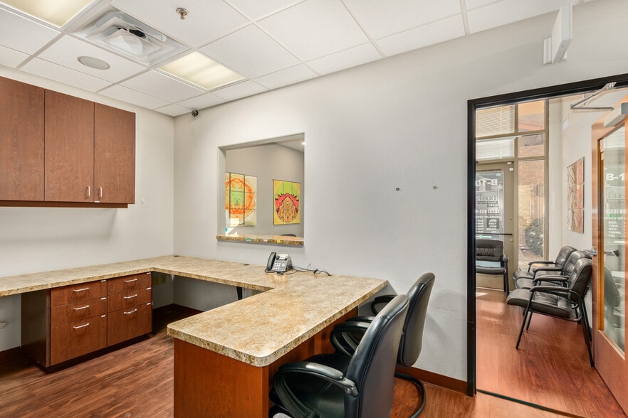 More Photos Of 9179 W Thunderbird Rd, Peoria Medical For Lease