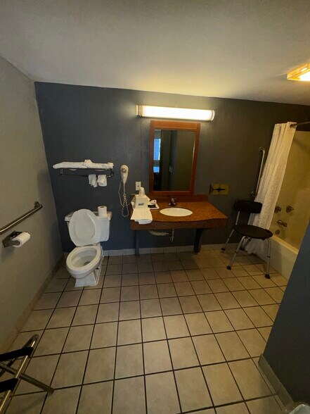 More Photos Of 1100 Lumiere Place Blvd, Saint Louis Hotel For Sale