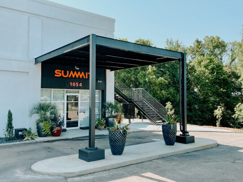 More Photos Of 1054 Greymont Ave, Jackson Office For Lease