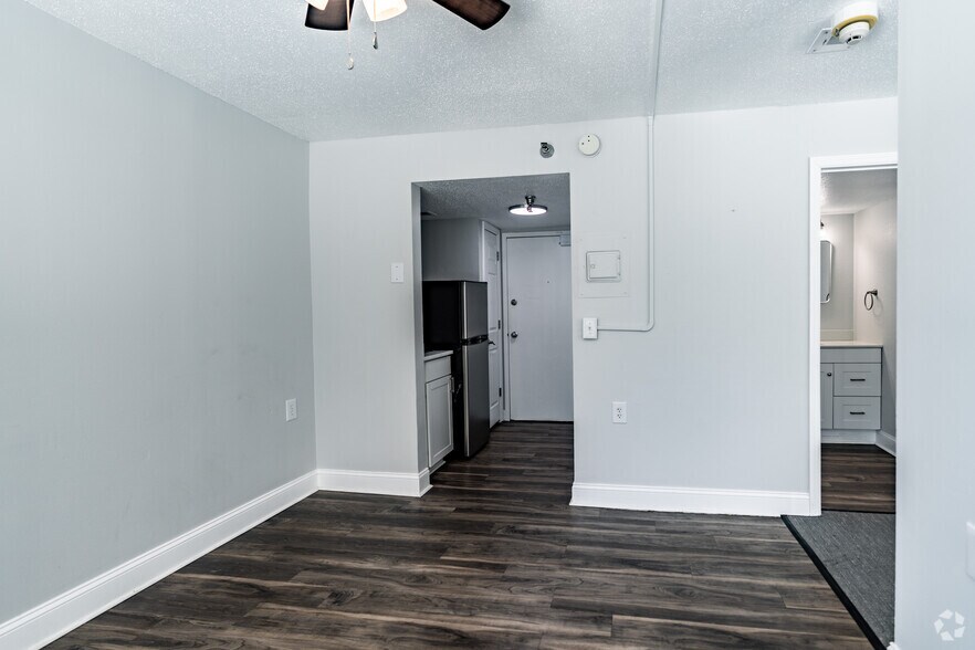 More Photos Of 1710 Magnolia Blvd, Nashville Assisted Living For Sale