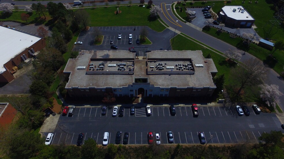 More Photos Of 2101 N Sardis Rd, Charlotte Office For Lease