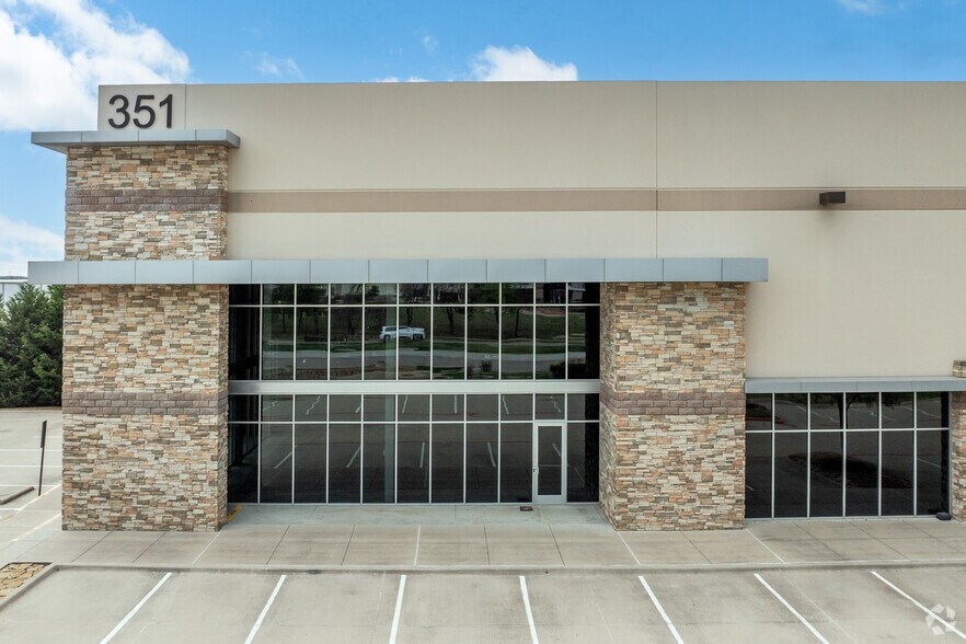 More Photos Of 351 Lakeside Pky, Flower Mound Warehouse For Lease