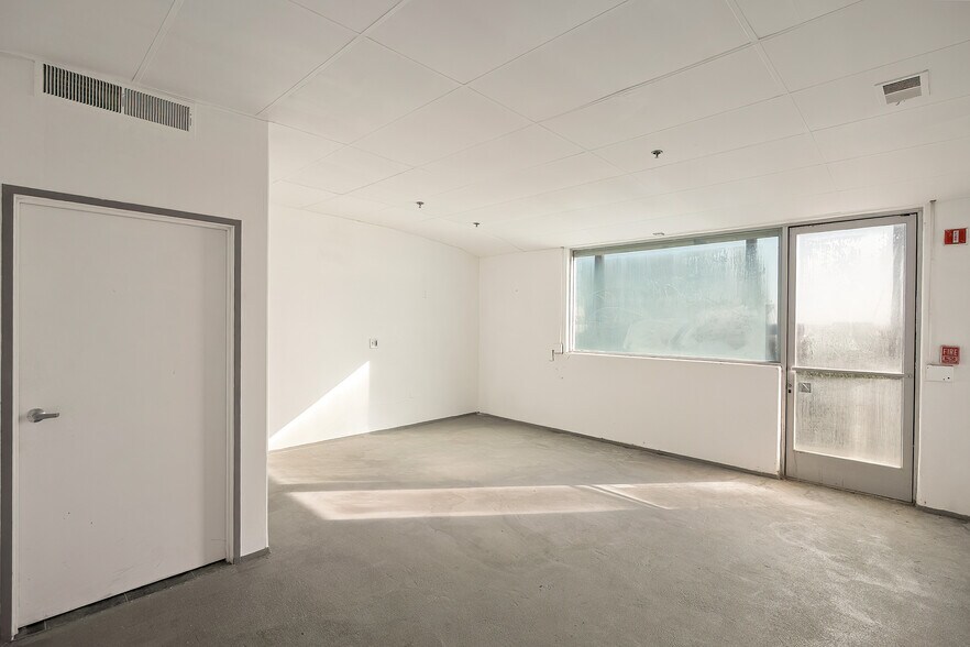More Photos Of 3111 Ocean Front Walk, Marina Del Rey Apartments For Sale