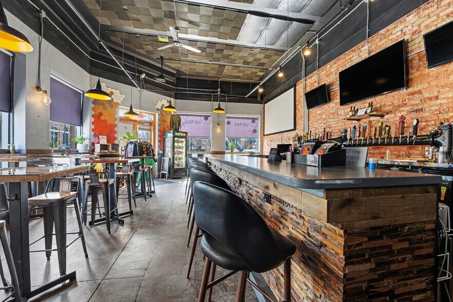 More Photos Of 188 N Main St, Mooresville Storefront Retail Office For Sale