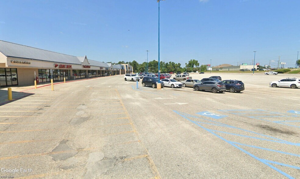 More Photos Of 1235-1267 Highway 231 S, Troy Storefront For Lease