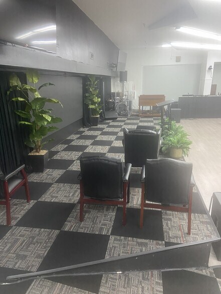 More Photos Of 1025 Fulton St, Fresno Office For Sale