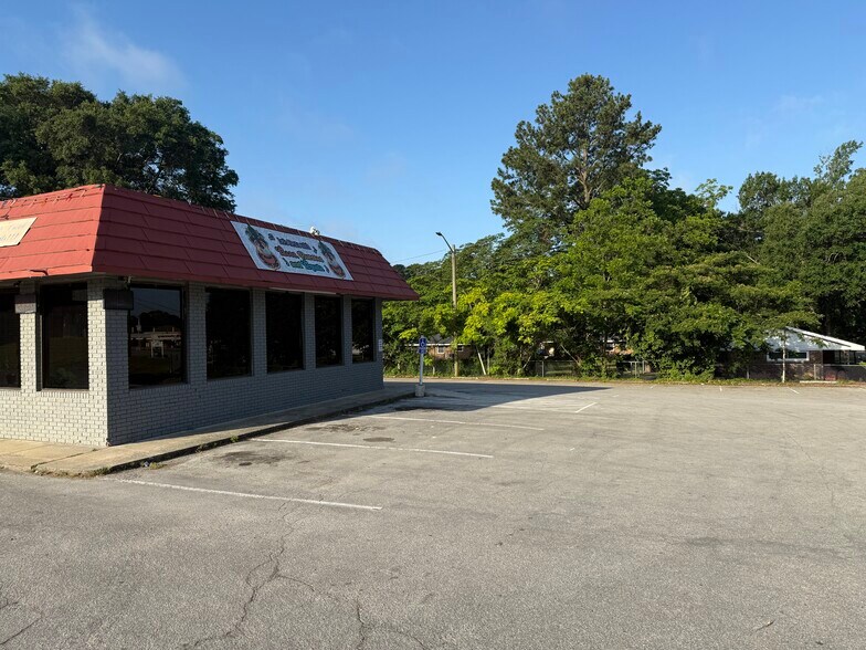 More Photos Of 1115 John Small Ave, Washington General Retail For Sale