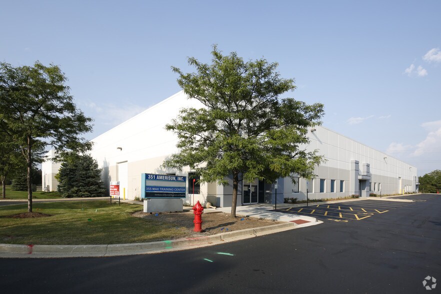 More Photos Of 351-355 Hastings Dr, Buffalo Grove Warehouse For Lease