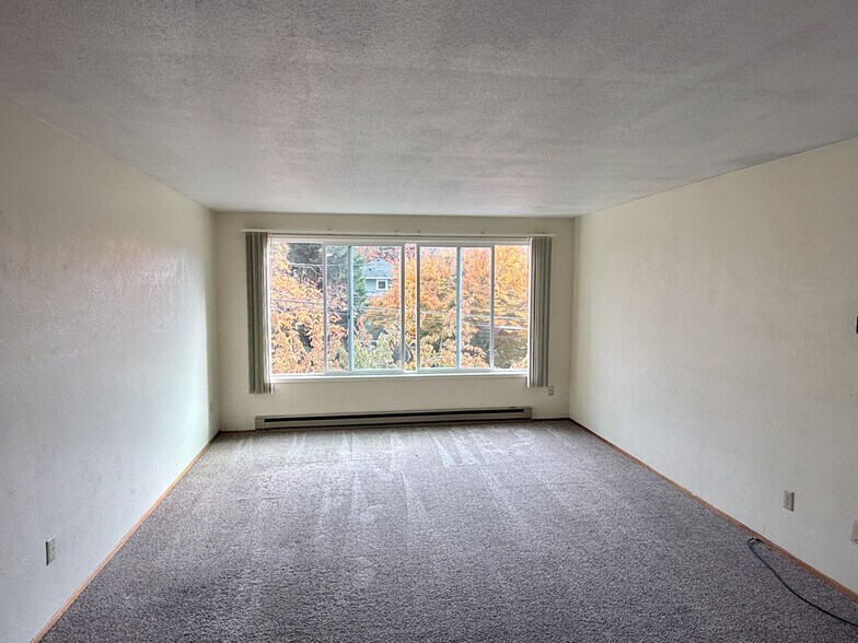 More Photos Of 426 NW 11th St, Corvallis Apartments For Sale