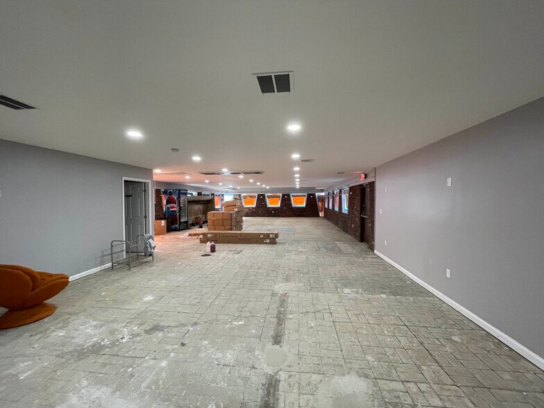 More Photos Of 3400 Leonardtown Rd, Waldorf Restaurant For Lease