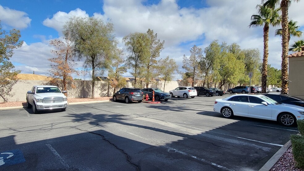 More Photos Of 220 E Horizon Dr, Henderson Medical For Lease