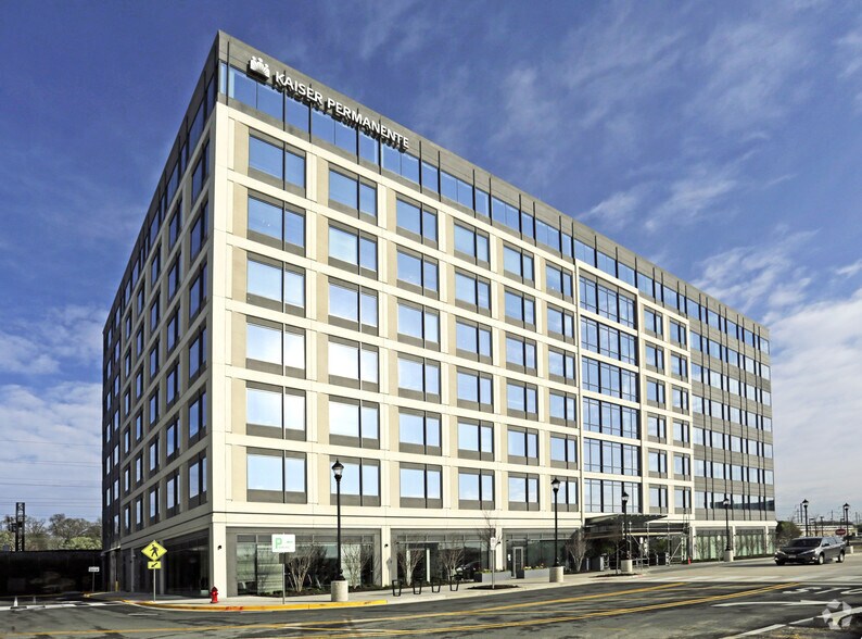 More Photos Of 4000 Garden City Dr, Hyattsville Office For Lease