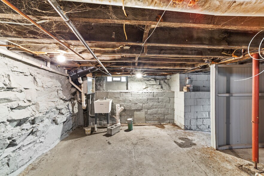 More Photos Of 579 Broadway Ave, Bedford Apartments For Sale