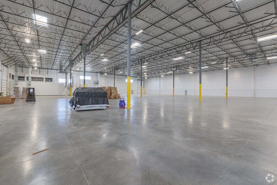 More Photos Of 1466 N Eliseo C. Felix Jr Way, Avondale Warehouse For Sale