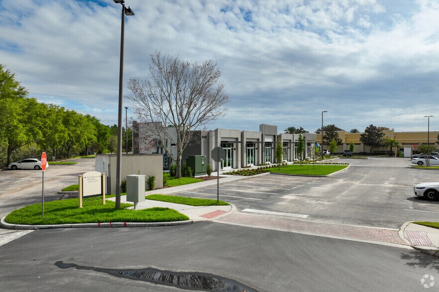 More Photos Of 13504 Village Park Dr, Orlando Unknown For Lease