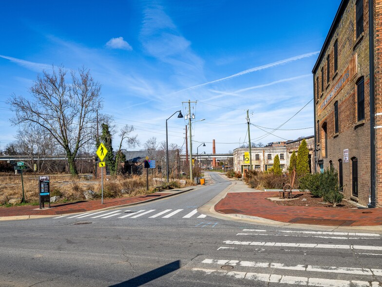 More Photos Of 170 Lyman St, Asheville Office For Lease