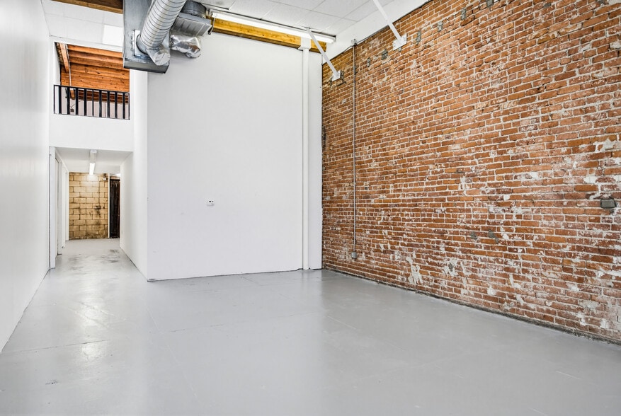More Photos Of 828 Pico Blvd, Santa Monica Storefront For Lease