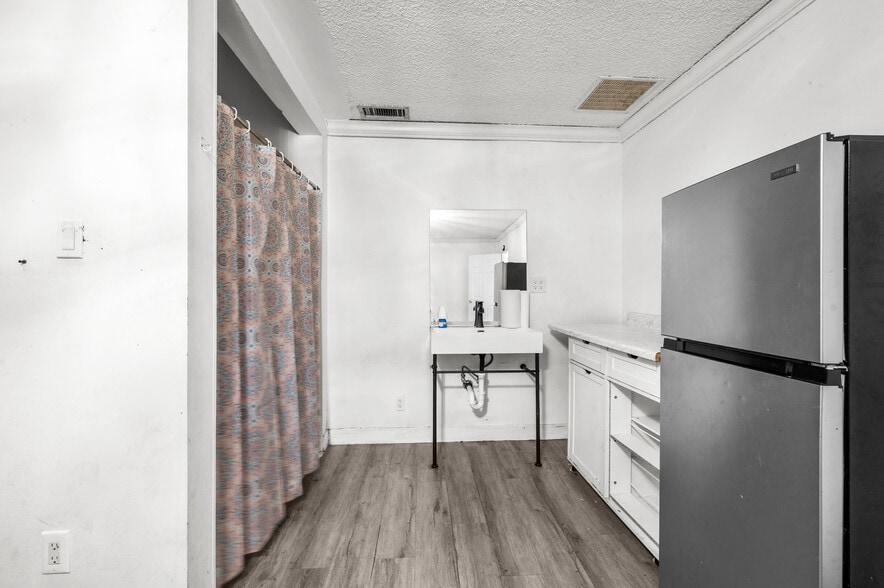 More Photos Of 2517 W Beverly Blvd, Montebello Storefront Retail Residential For Sale