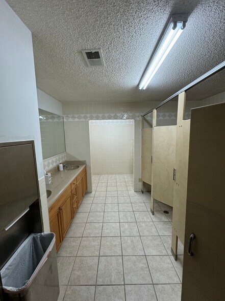 More Photos Of 2400 S Goldenrod Rd, Orlando Religious Facility For Sale