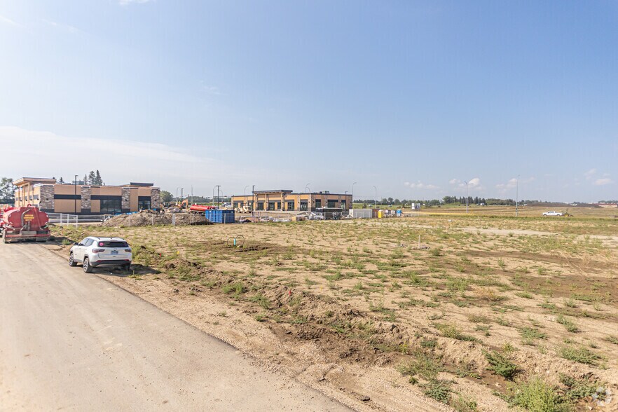 More Photos Of 5 Ballpark Way, Spruce Grove Storefront Retail Office For Lease