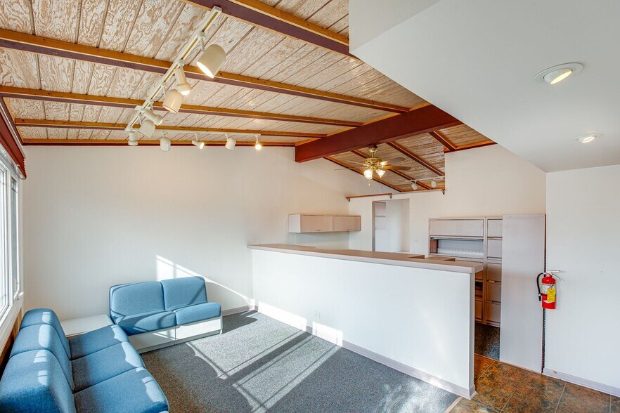 More Photos Of 1825 Roosevelt Rd, Wheaton Medical For Sale