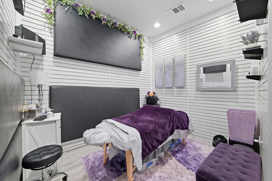 More Photos Of 450 W Harwood Rd, Hurst Freestanding For Sale