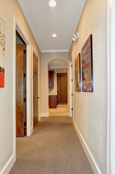 More Photos Of 2913 Overland Trl, Sherman Medical For Lease