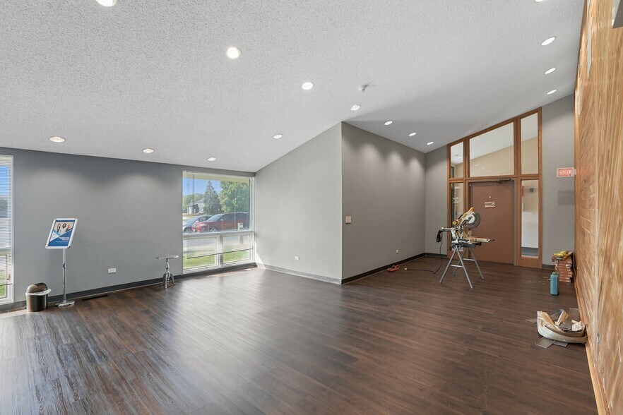 More Photos Of 2450 Glenwood Ave, Joliet Medical For Lease