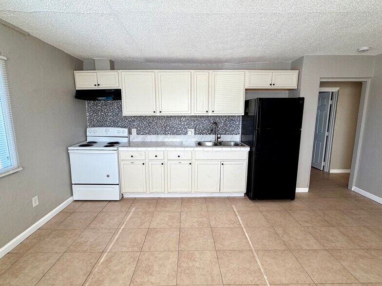 More Photos Of 2536 Carroll St, North Las Vegas Apartments For Sale