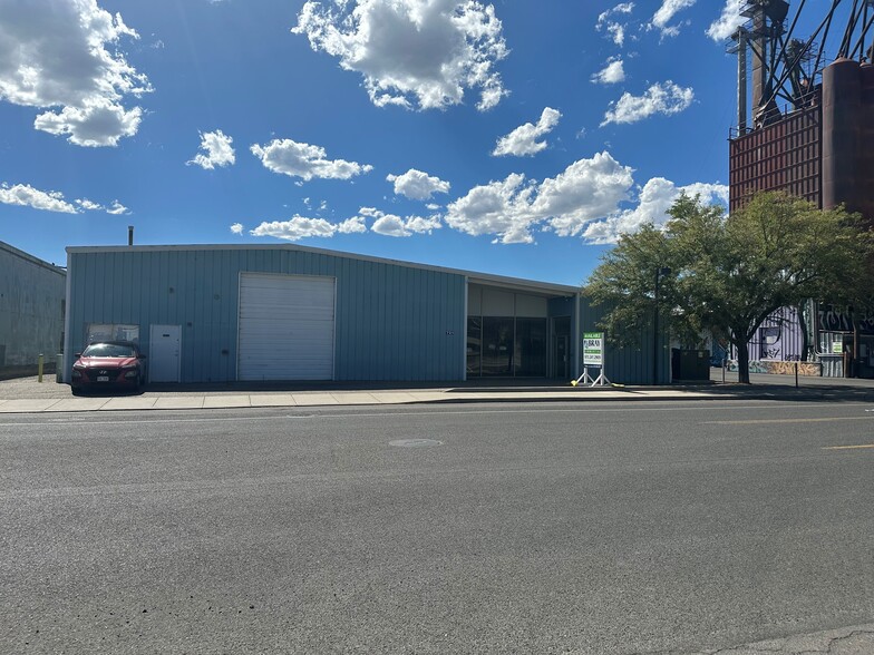 Primary Photo Of 721 S 7th St, Grand Junction Light Distribution For Sale