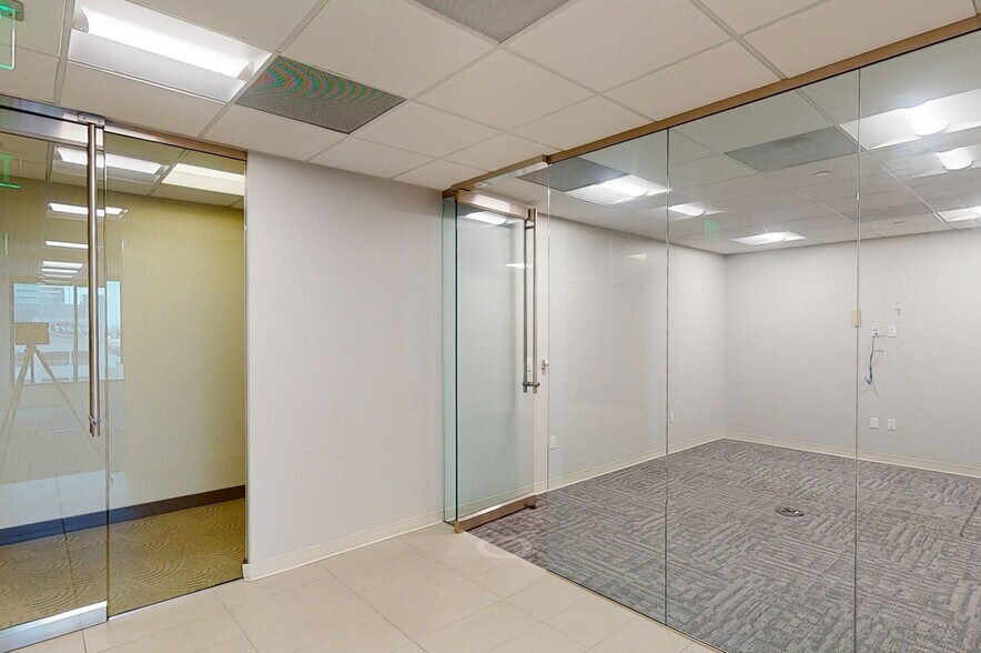 More Photos Of 5001 Spring Valley Rd, Dallas Office For Lease