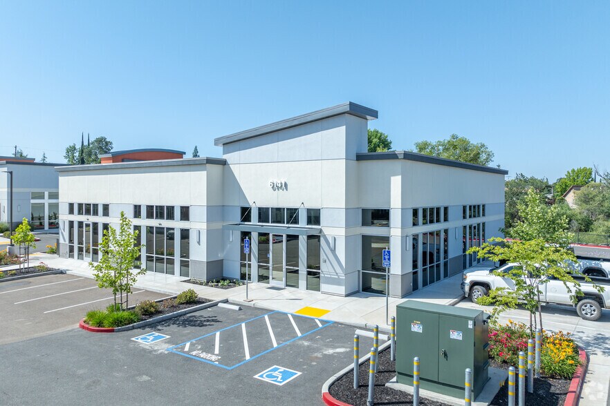 More Photos Of 6141 Pacific St, Rocklin Light Manufacturing For Lease