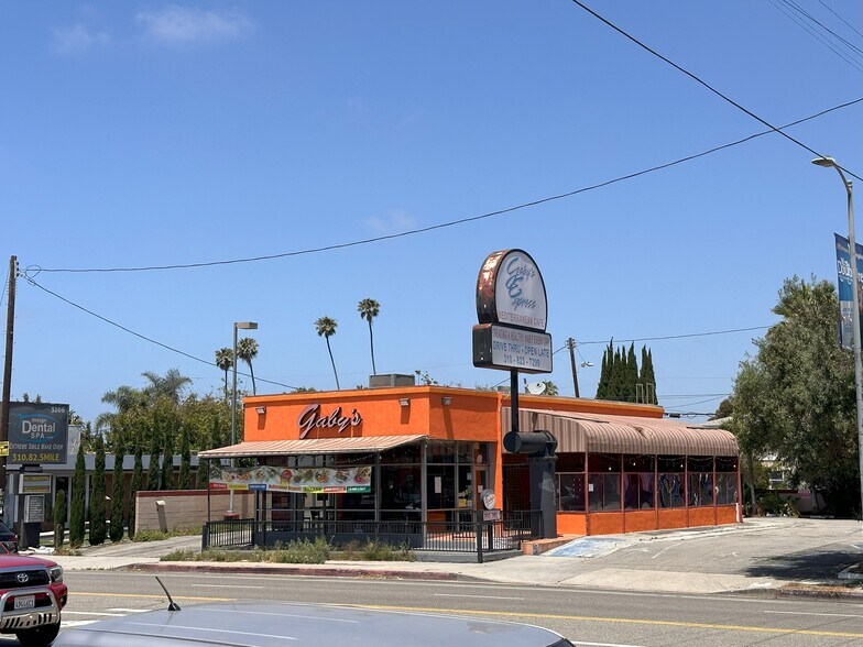 Primary Photo Of 3216 Washington Blvd, Marina Del Rey Restaurant For Lease