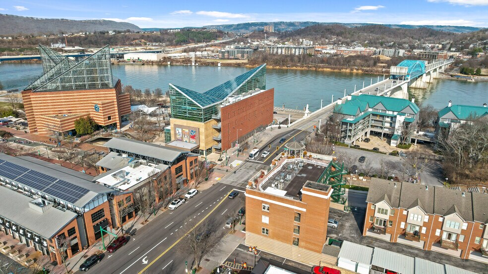 More Photos Of 100 Market St, Chattanooga Storefront For Sale